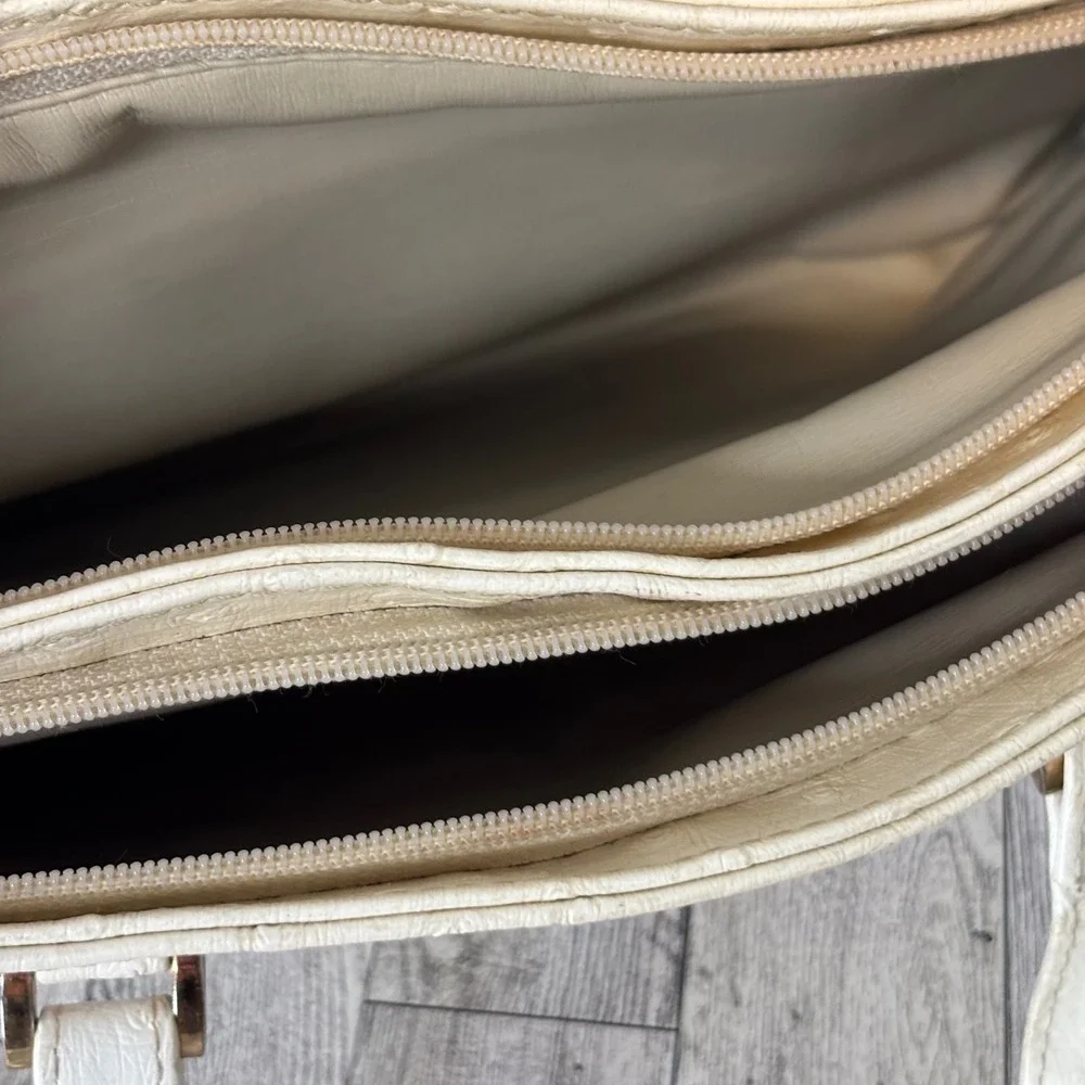 Bueno Vintage 70s Cream Faux Ostrich Leather Embossed Tote Handbag Satchel Purse